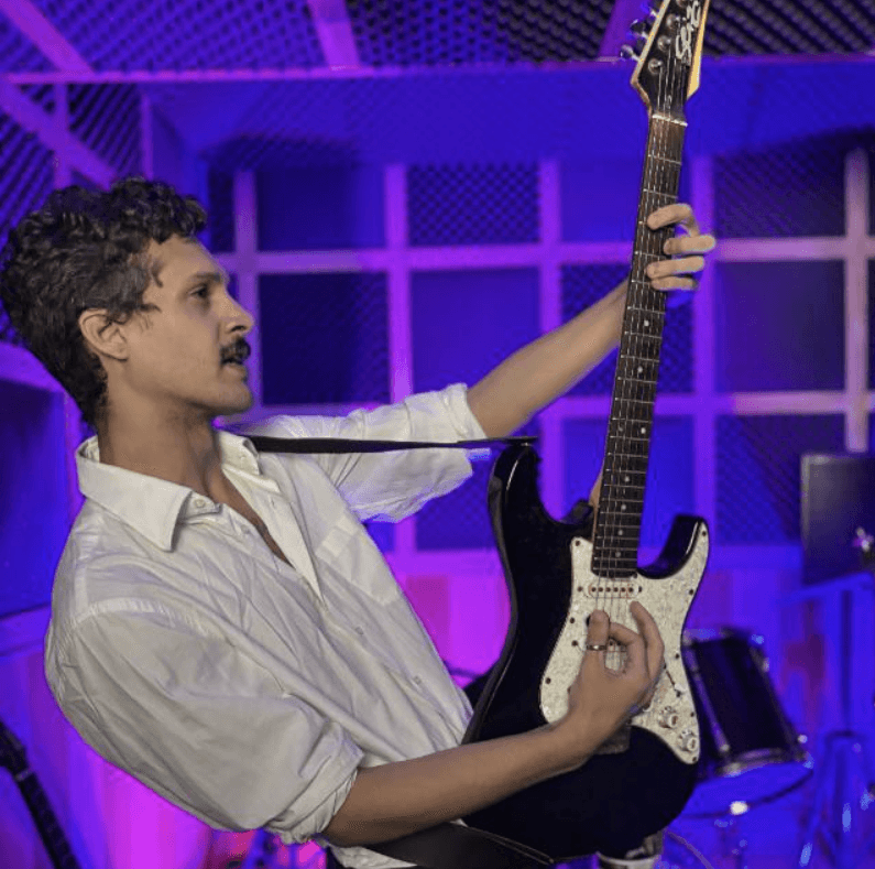 Portrait frame for Yuri "Mustaine"